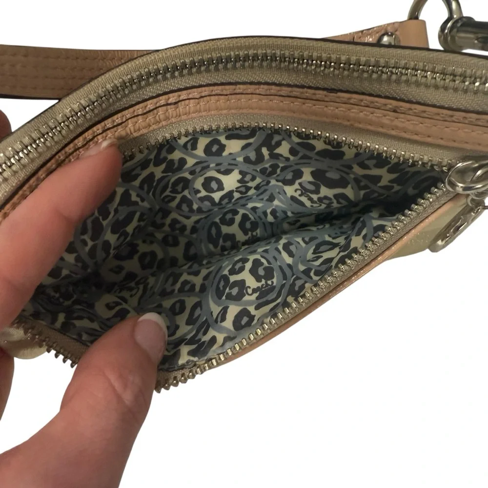Coach Poppy Y2K‎ Wristlet